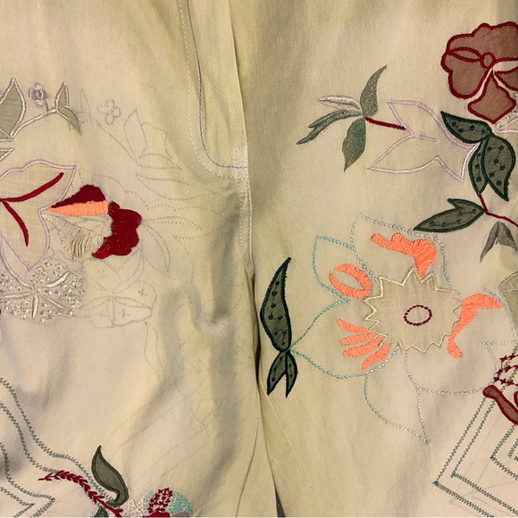 Floral Embroidered Wide-Leg Pants - Picture 5 of 5